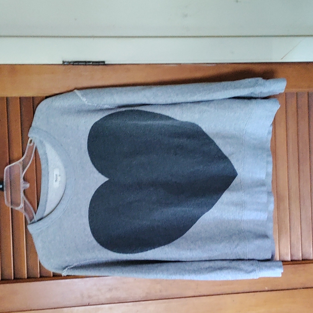 Madewell women's size small gray sweatshirt with a large heart on the front